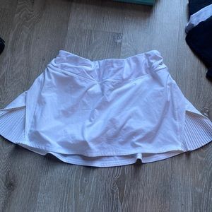 Lululemon play off the pleats skirt